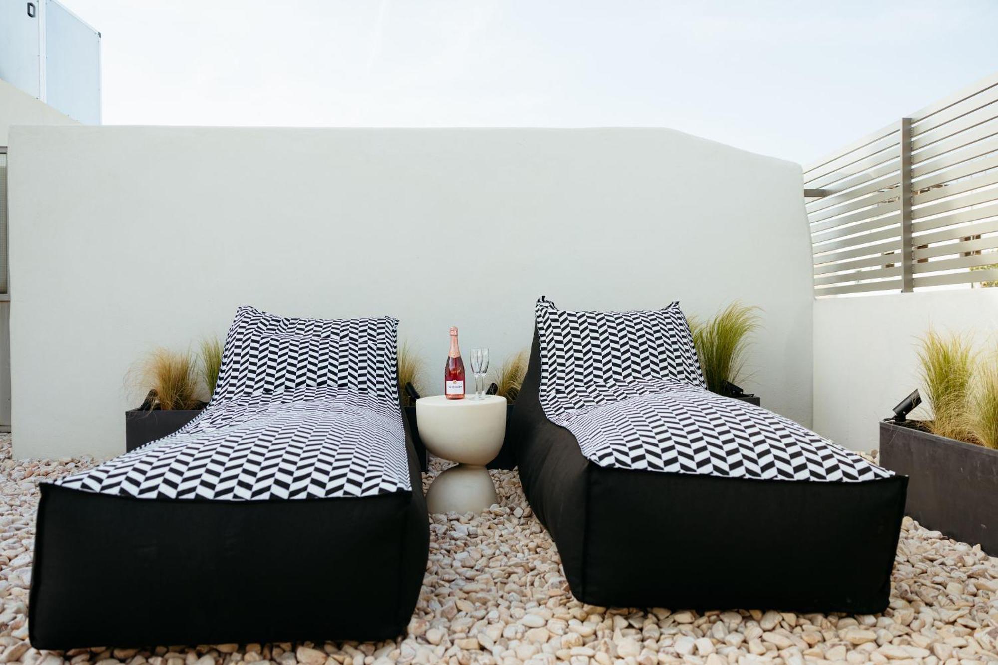 Num Suites & Lofts Athene Buitenkant foto